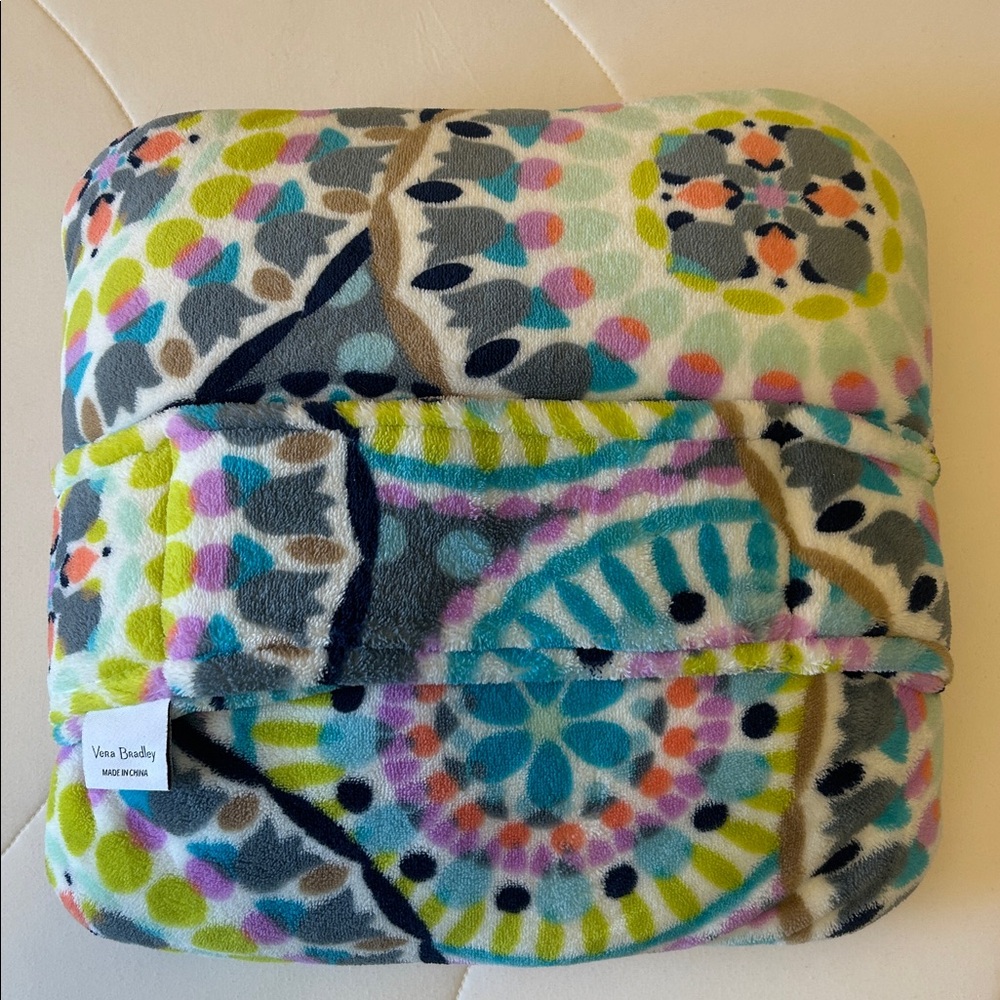 Vera Bradley Travel Blanket in “Sunny Medallion” ☀️